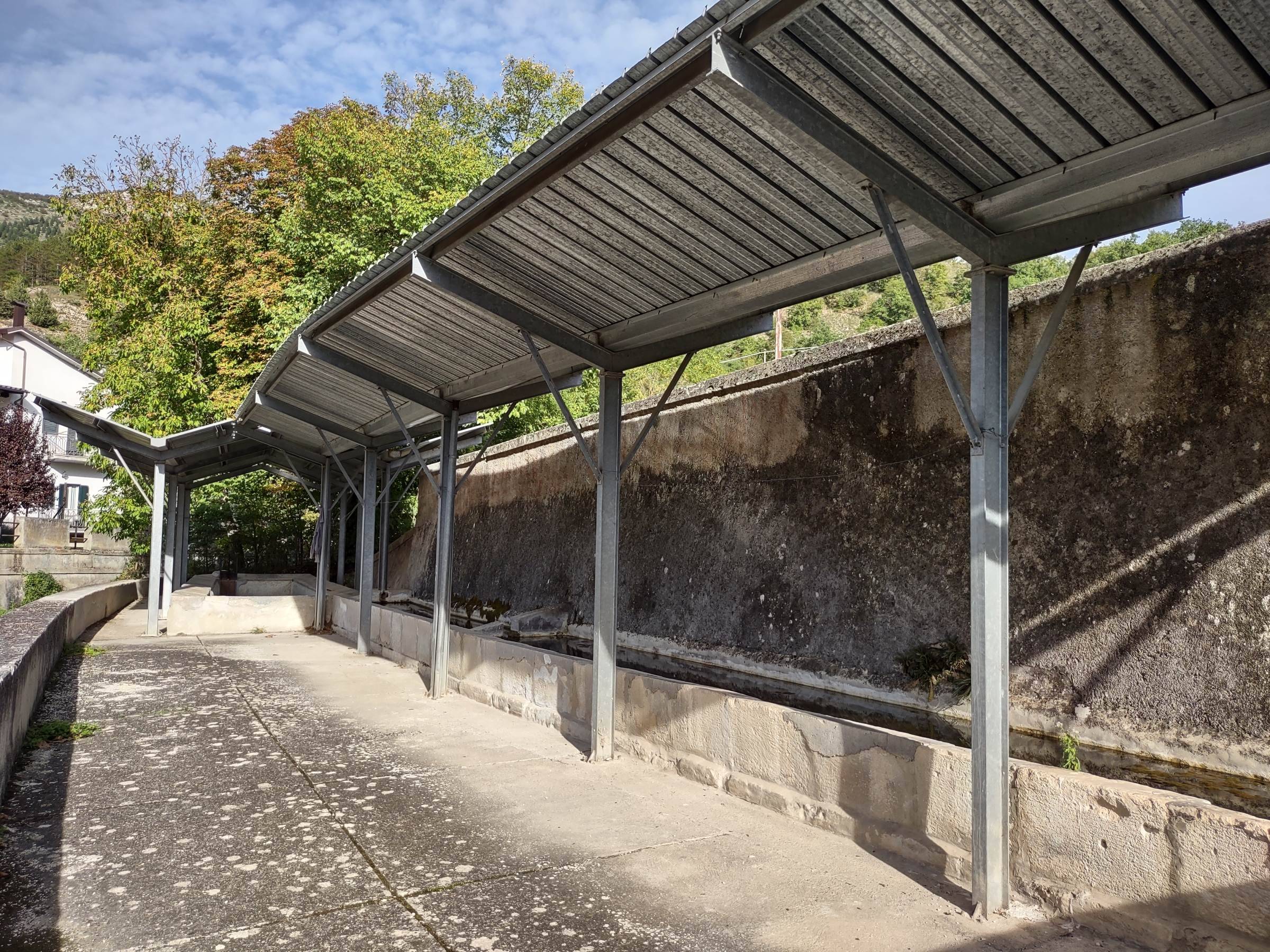 inquadratura del lavatoio del fontanile comunale